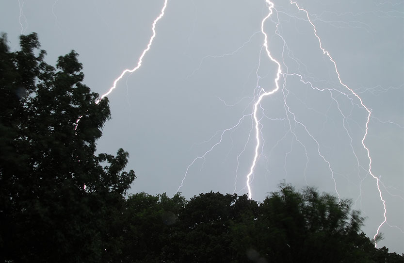 Chúng ta phải làm gì trong cơn dông? - Mẹo bảo vệ cá nhân