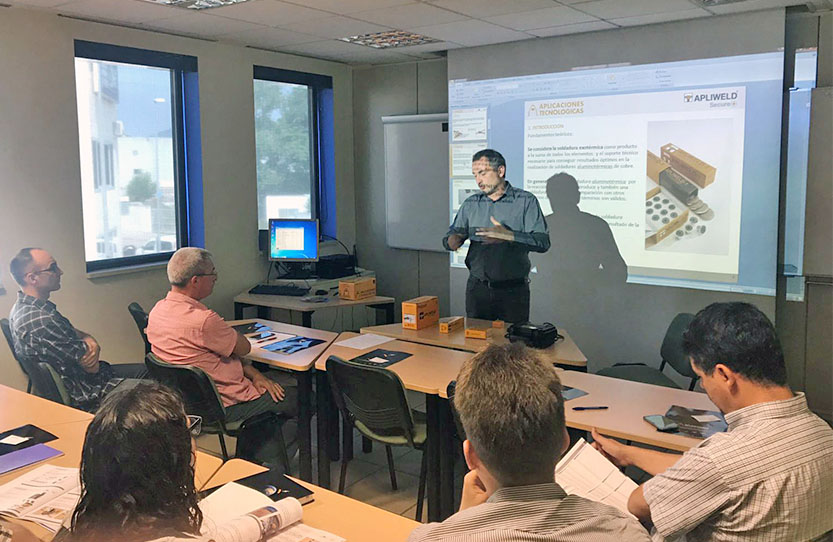 Aplicaciones Tecnológicas provides training of aluminothermic welding